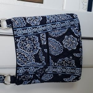 NEW Vera Bradley blue paisley print soft purse. 2 +OUTSIDE Zippered pockets